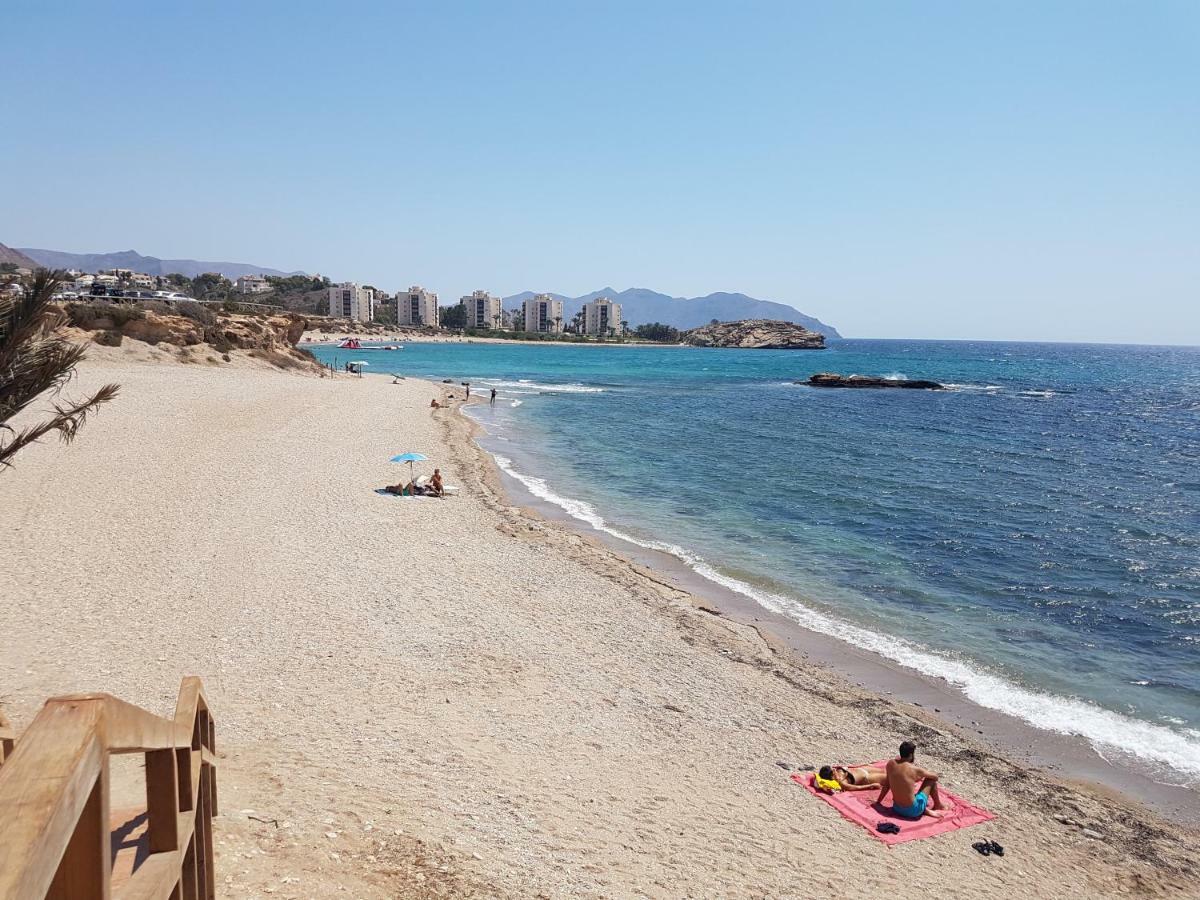 Con Hermoso Jardin Y Ac * Isla Plana